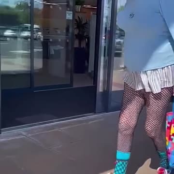 Black face 🚫 woman face ✅