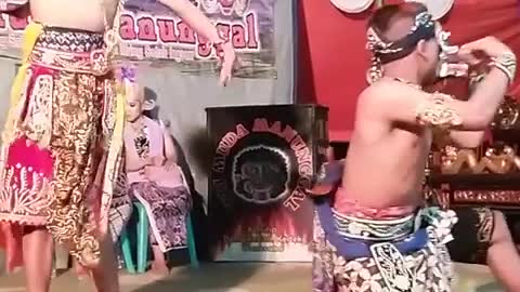 Topeng dance gondosuli