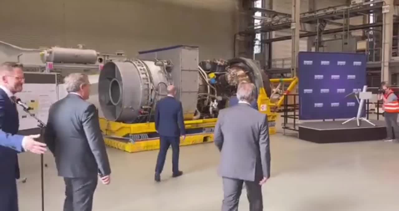 Scholz arrived at the Siemens plant to inspect the turbine for Nord Stream 1