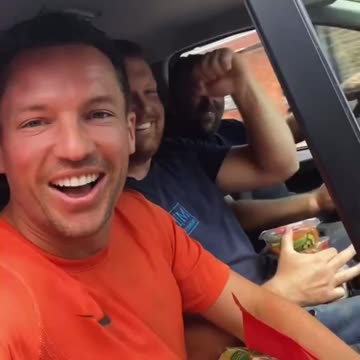 Fair play Danny Drinkwater out grafting 💪🏽🤣