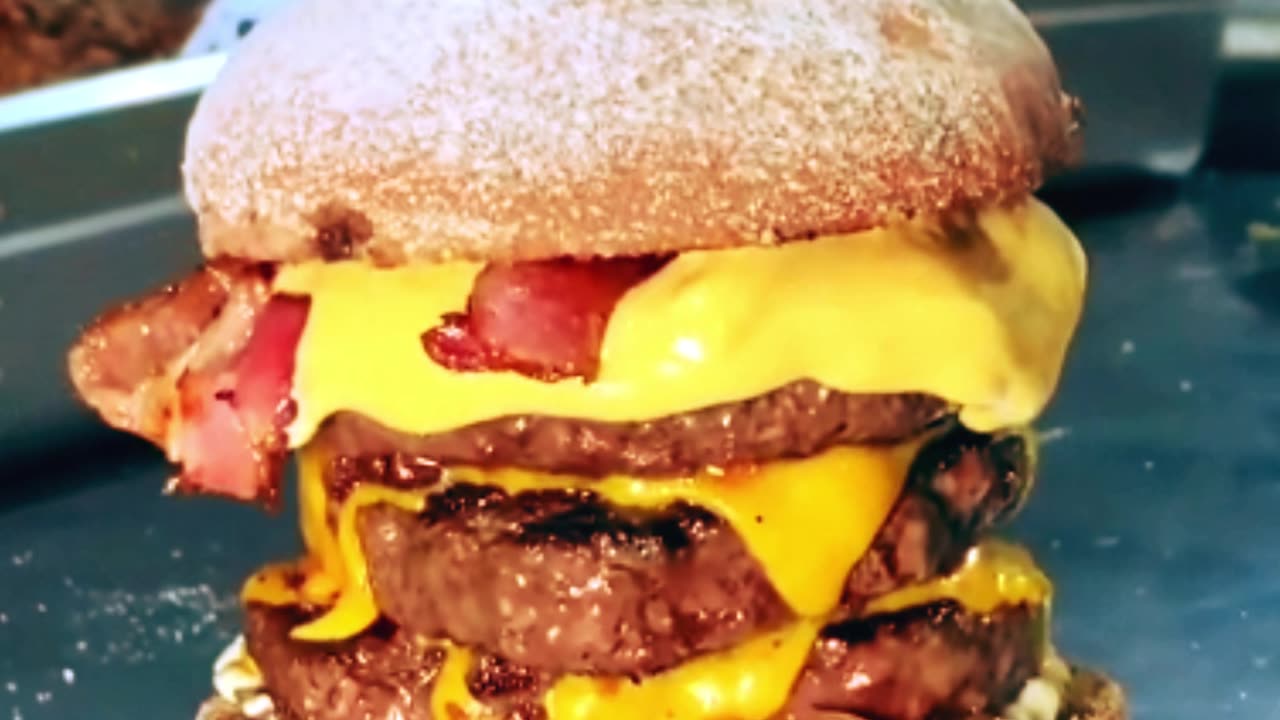 TRIPLO BURGER MONTAGEM