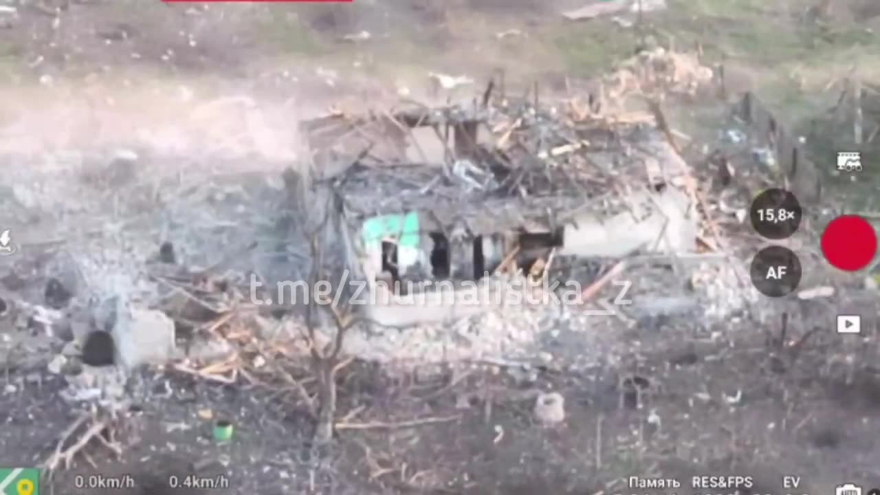 Russian Motor Rifle Unit Captures a Building in Rabotino