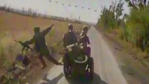 🏍️🔥 Ukrainian FPV drones strikes Russian moped/motorcyclists.