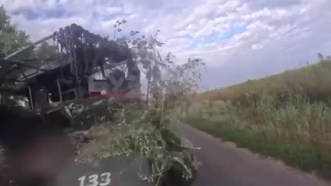 Ukrainians Capture T80 Tank Fully Loaded