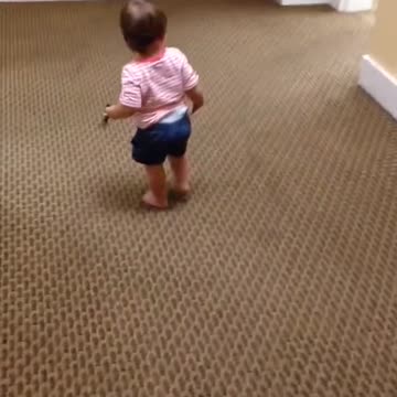 BABY RUNS INTO WALL LEARNING TO WALK 😍 🚶‍♂️🚷💗