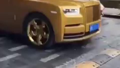 gold rolls Royce cars video