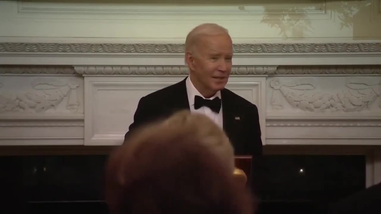 Biden Completely Malfunctions as He Tries and Fails to Read a Quote