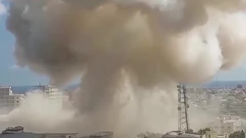 At least 100 people were killed and about 300 injured in Mogadishu