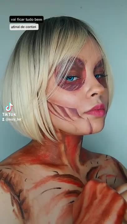 Cosplay female titan