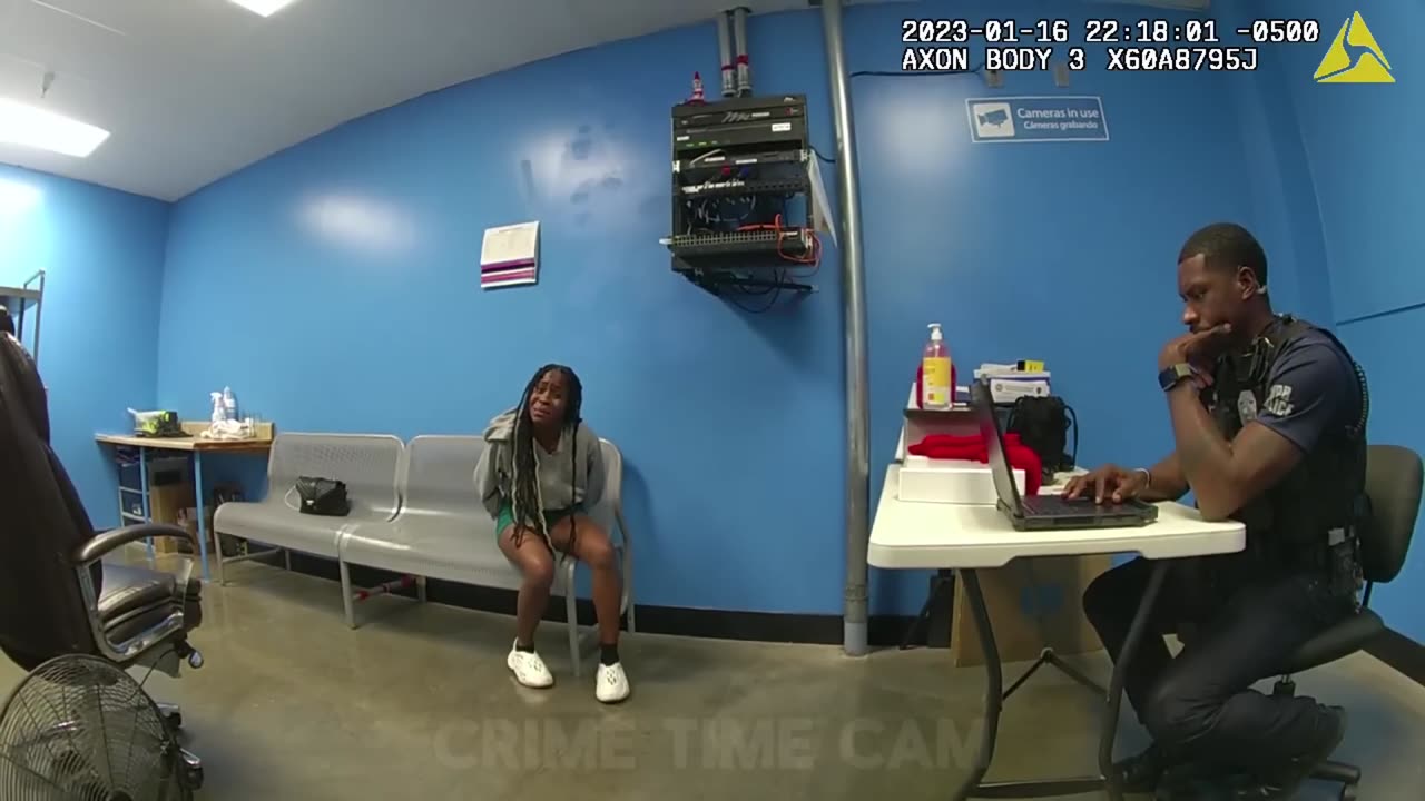 Ghetto Shoplifters Turn A Minor Charge Into A Complete Disaster