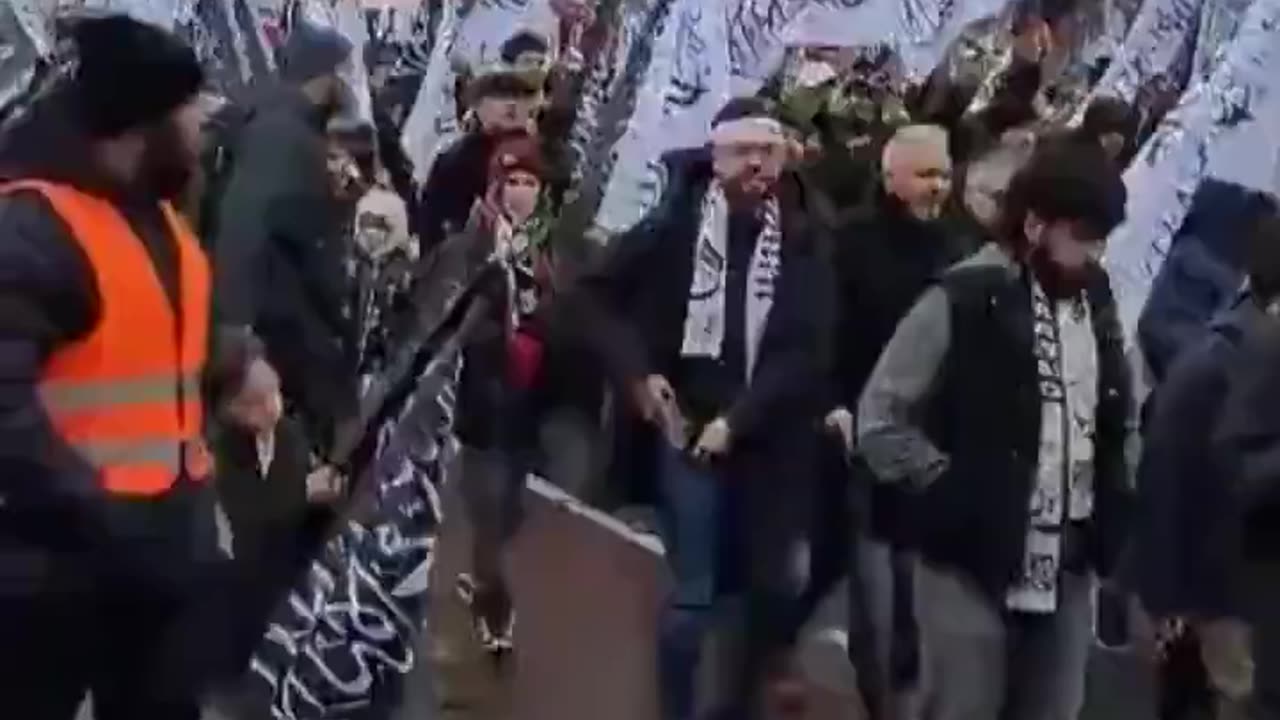 NETHERLANDS: Islamists march demanding the establishment of an Islamic