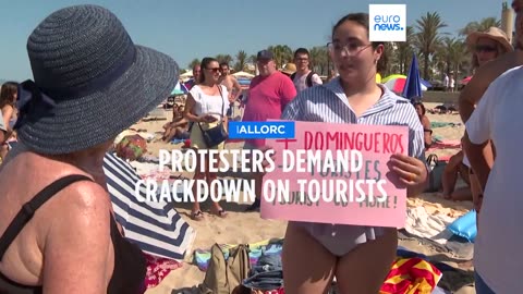 Demonstrators in Mallorca protest high costs of housing and saturated public services