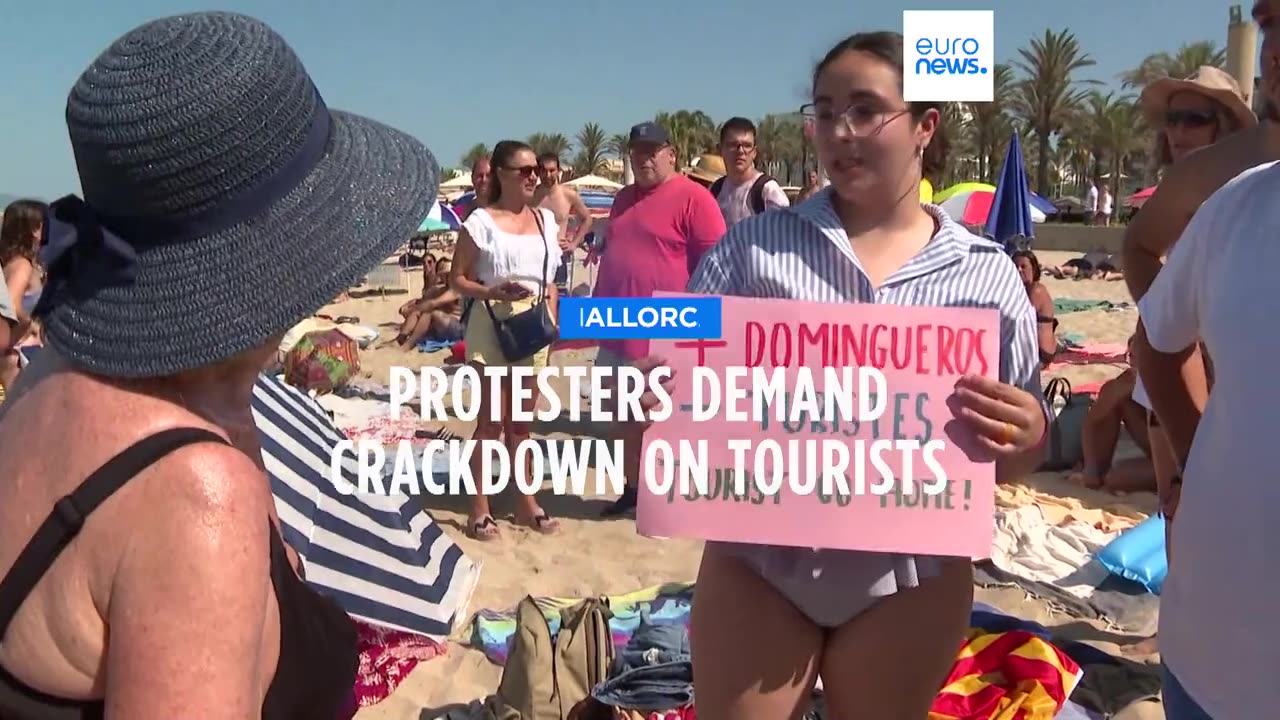Demonstrators in Mallorca protest high costs of housing and saturated public services