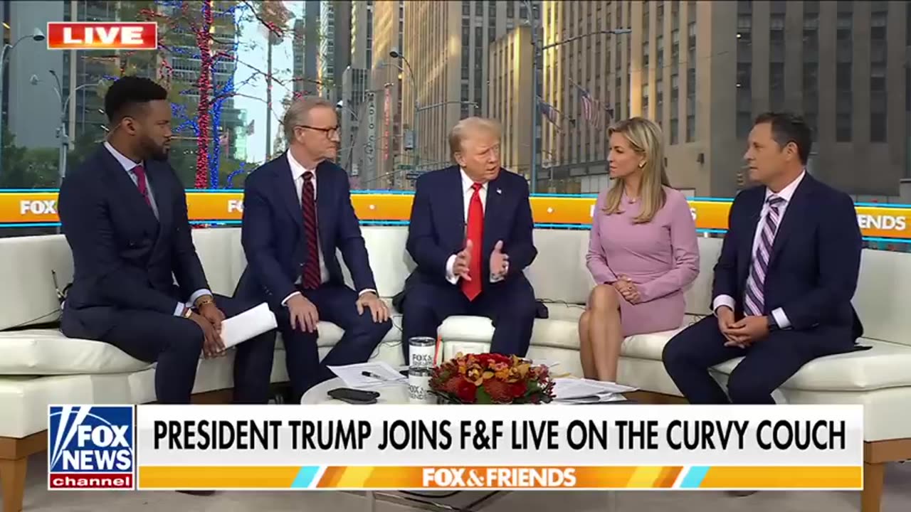 Trump joins Lawrence Jones at NYC barber shop_ 'I could have stayed for two hours'