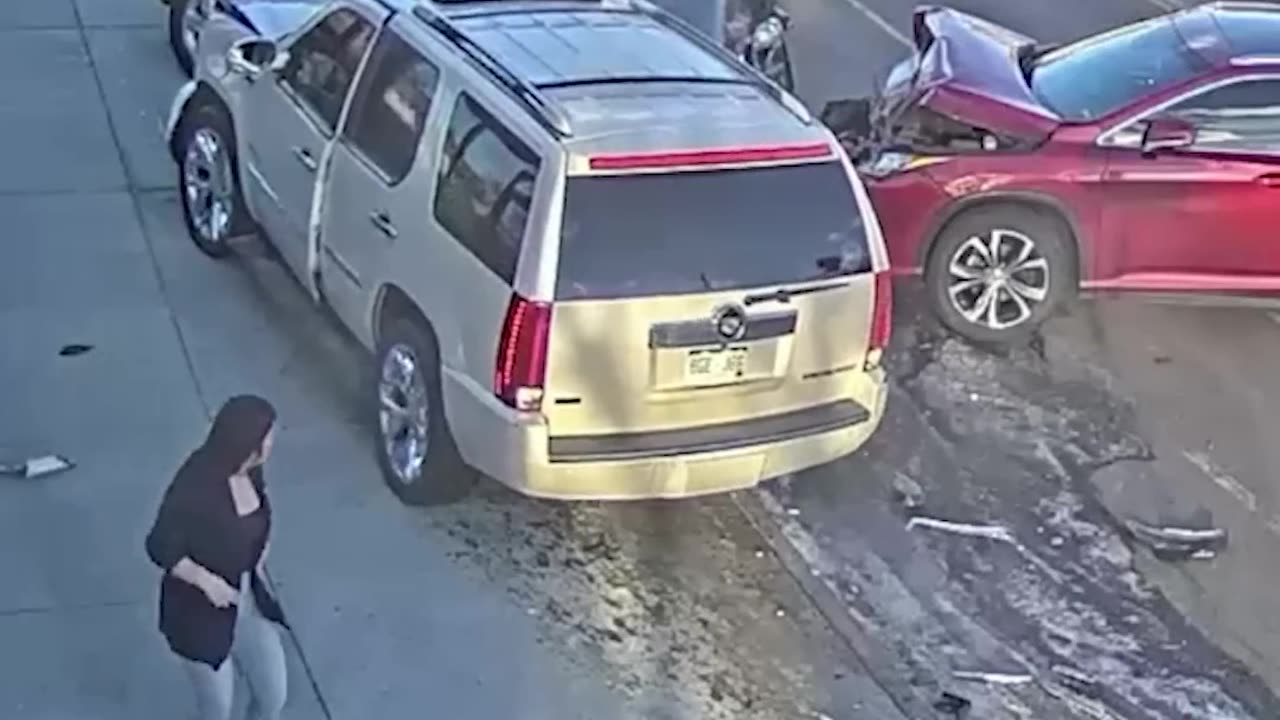 BAD DRIVER CRASHES 5 CARS