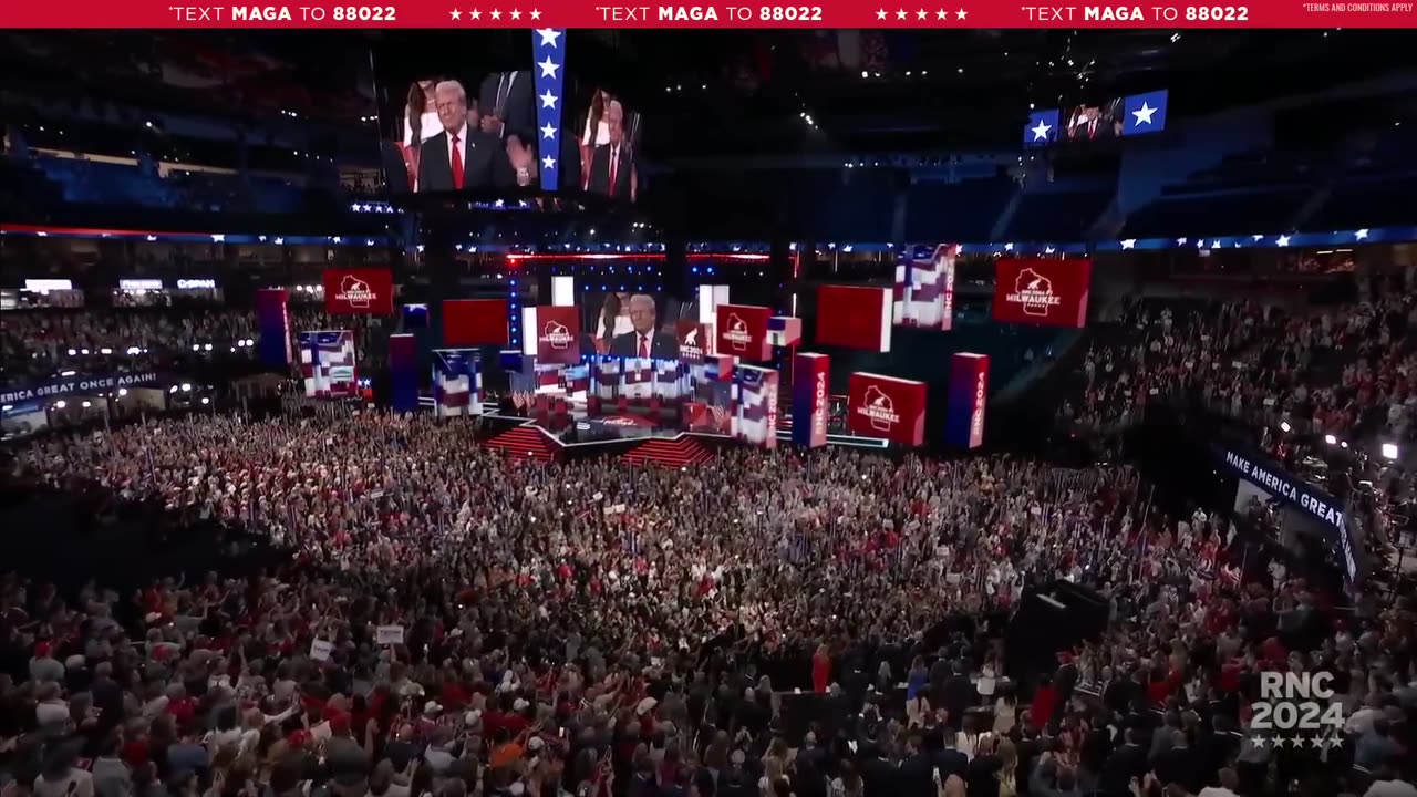 RNC Goes Wild When Trump Arrives As Lee Greenwood Sings 'God Bless The USA'