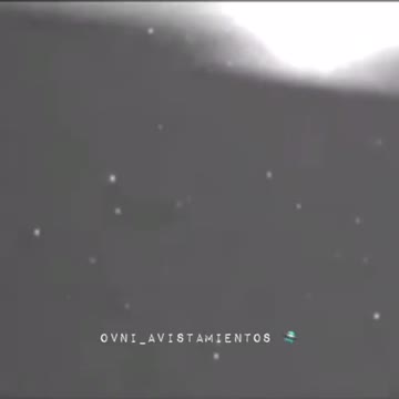 LOUISVILLE KENTUCKY UFOs ANGELS CHARIOTS OF GOD ILLUMINATED APPEARING IN THE NIGHT SKY🕎PSALMS 104;3