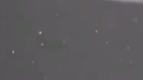 LOUISVILLE KENTUCKY UFOs ANGELS CHARIOTS OF GOD ILLUMINATED APPEARING IN THE NIGHT SKY🕎PSALMS 104;3