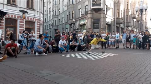 The wonderful street performances, the street dancers. Part 2