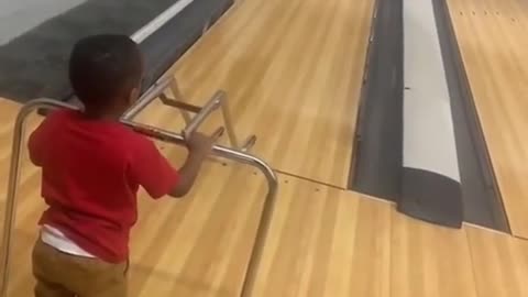 Funny baby Bowling Fail