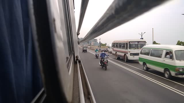 Dangerous Bus riding in Sri Lanka