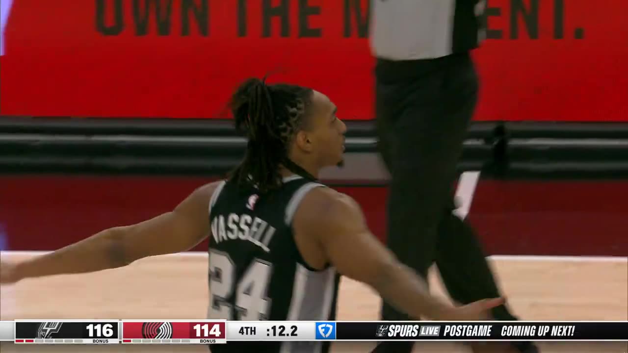 Devin Vassell: THE WINNING SHOT! 2-point basket with 12.2 seconds left! #GoSpursGo