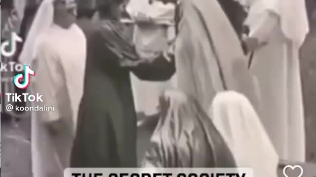 Exposing Queen Elizabeth and secret society