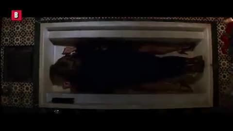 Ethan_Hunt_s_instant_crush_on_the_pretty_burglar___Mission_Impossible_2___CLIP