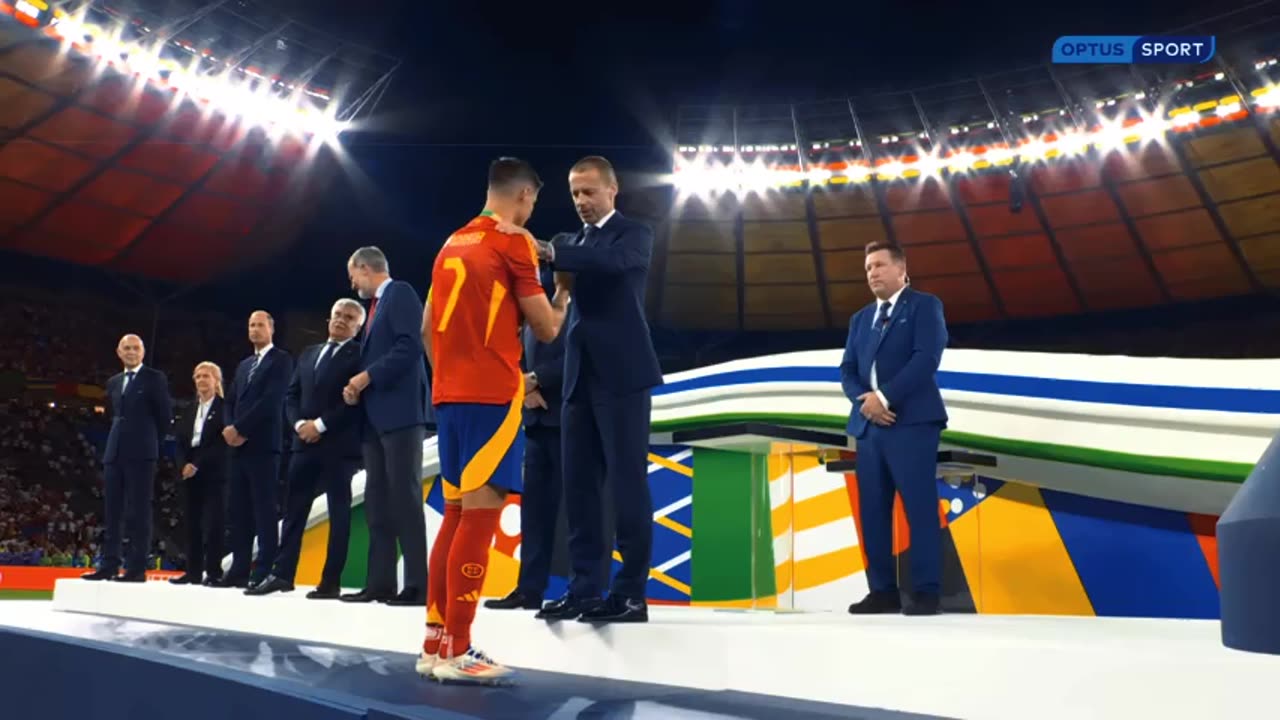 EURO 2024 TROPHY LIFT: SPAIN WIN THE FINAL EURO AGAINST ENGLAND (2-1).