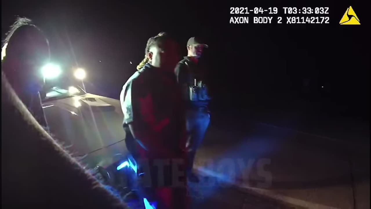 Man gets pulled over by state trooper & they find the load🤦🏻‍♂️