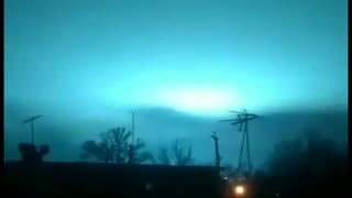 Explosión de un transformador iluminó de azul el cielo en EE. UU.