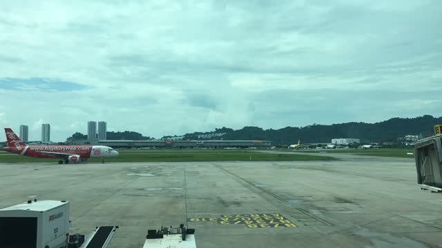 Timelapse - aircraft pushback