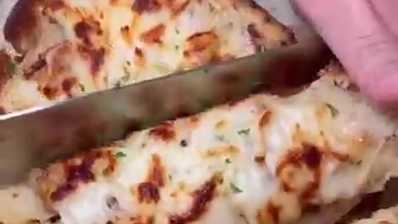 Garlic cheese bread