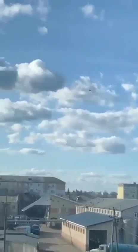 Ukrainian Mig-29 fires missile at unknown air target