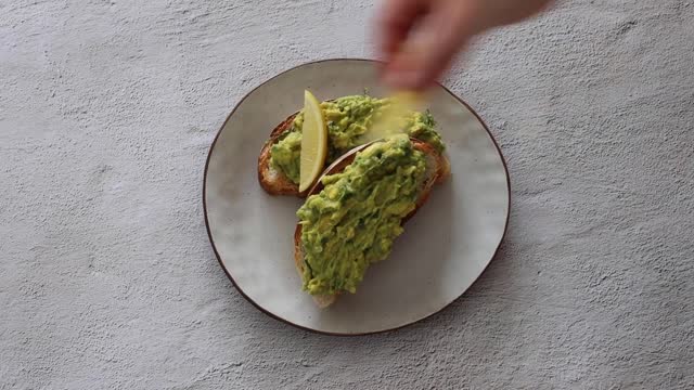 Smashed Avocado - Vegan Meal - Easy Vegan Dinner Recipes