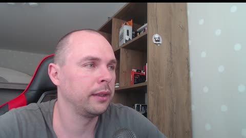 Nepaprastosios padėties kronikos: Pasaulis gražus tik mes išprotėję...