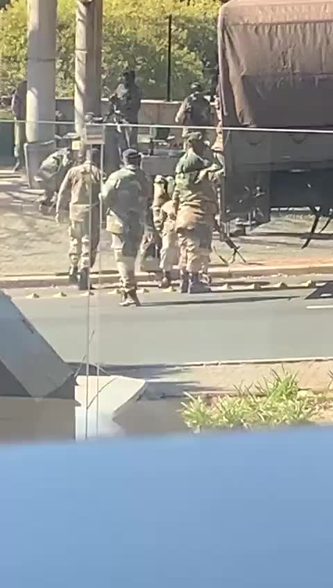 Mzanzi reacts to viral video of 'unfit soldier'