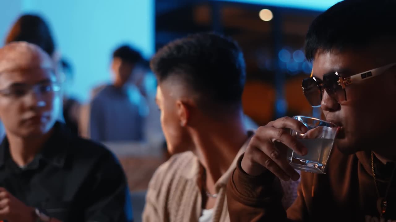 Juan and Kyle - Marikit sa Dilim feat. JAWZ (Official Music Video)-(1080p)