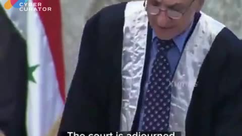 Saddam Hussein's Defiant Court Appearance 🏛️⚖️👨‍⚖️🇮🇶💪🎥