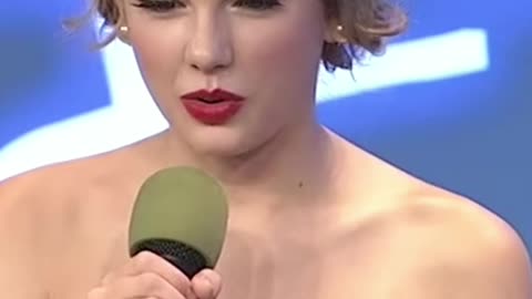 Surprise Duets and Covers: Inside the Speak Now Tour