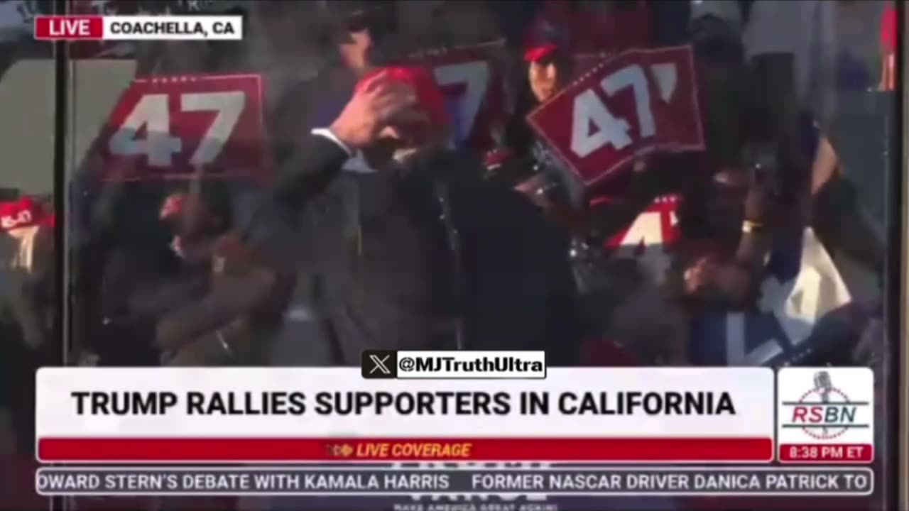 Trump heckles a Liberal Infiltrator⦠GO HOME TO MOMMY!š¤£