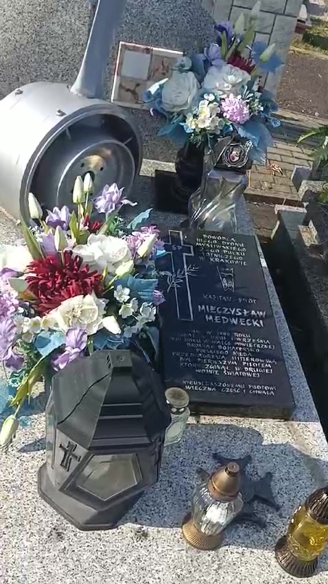 Grave of Captain Mieczeslaw Medwiecki, in Morawica, near Kraków