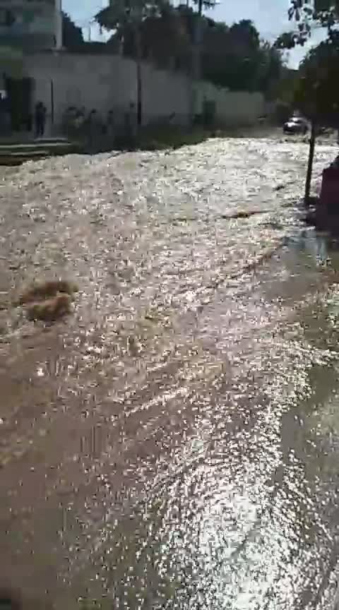 Tubo roto en el 20 de Julio