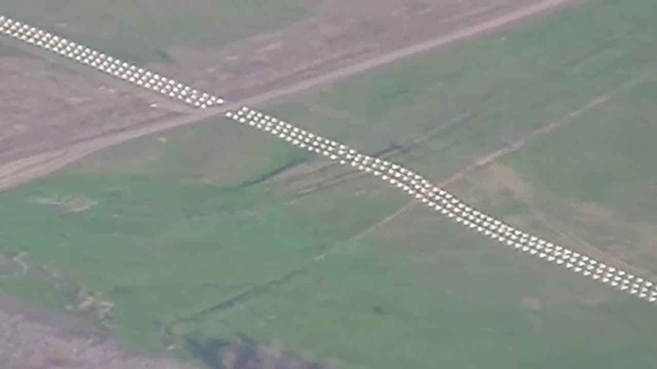 ππΊπ¦ A Russian drone shows the Ukrainian defense line 10 kilometers from the