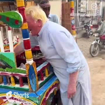Trump selling Kulfi in Pakistan