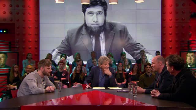 Nederland WOEDEND over respectloos item Chriet Titulaer in DWDD