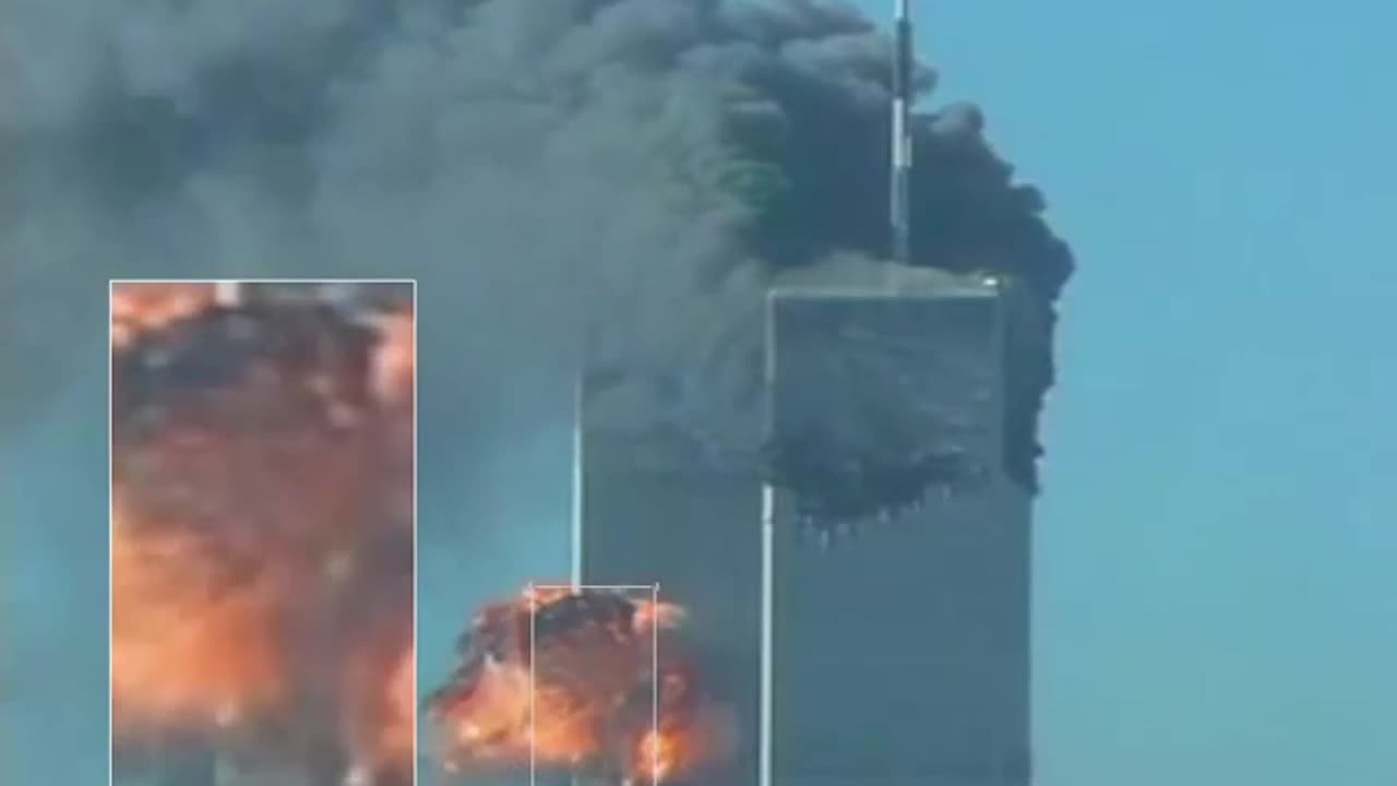 911 Flashes Before Plane Explosion - Zoomed PIP Repeat 1