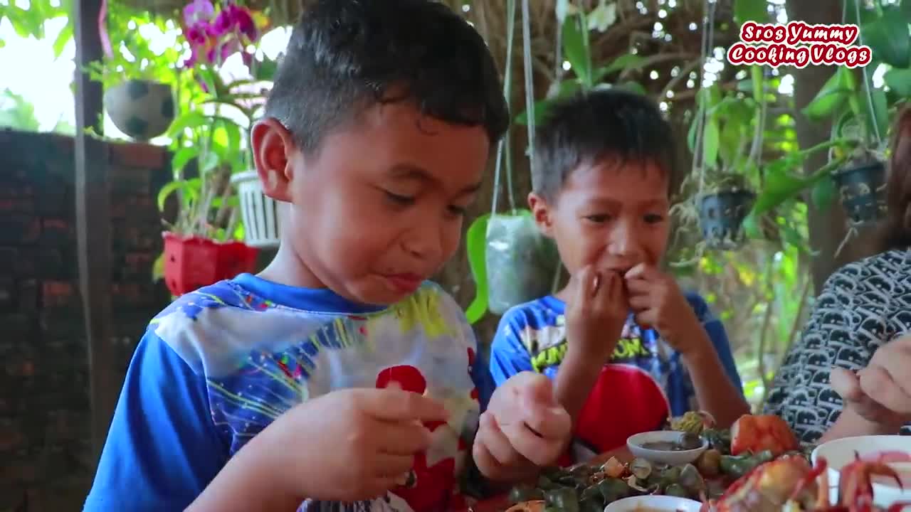 River snail and crab eating with family _ Crab eating _ Food cooking