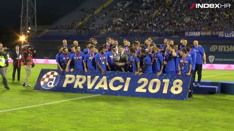 Dinamo slavi pred praznom sjevernom tribinom