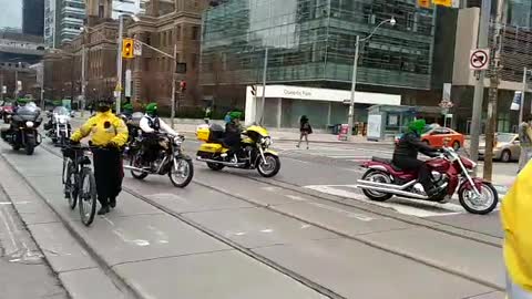 Toronto Sikhs not wearing motorcycle helmets